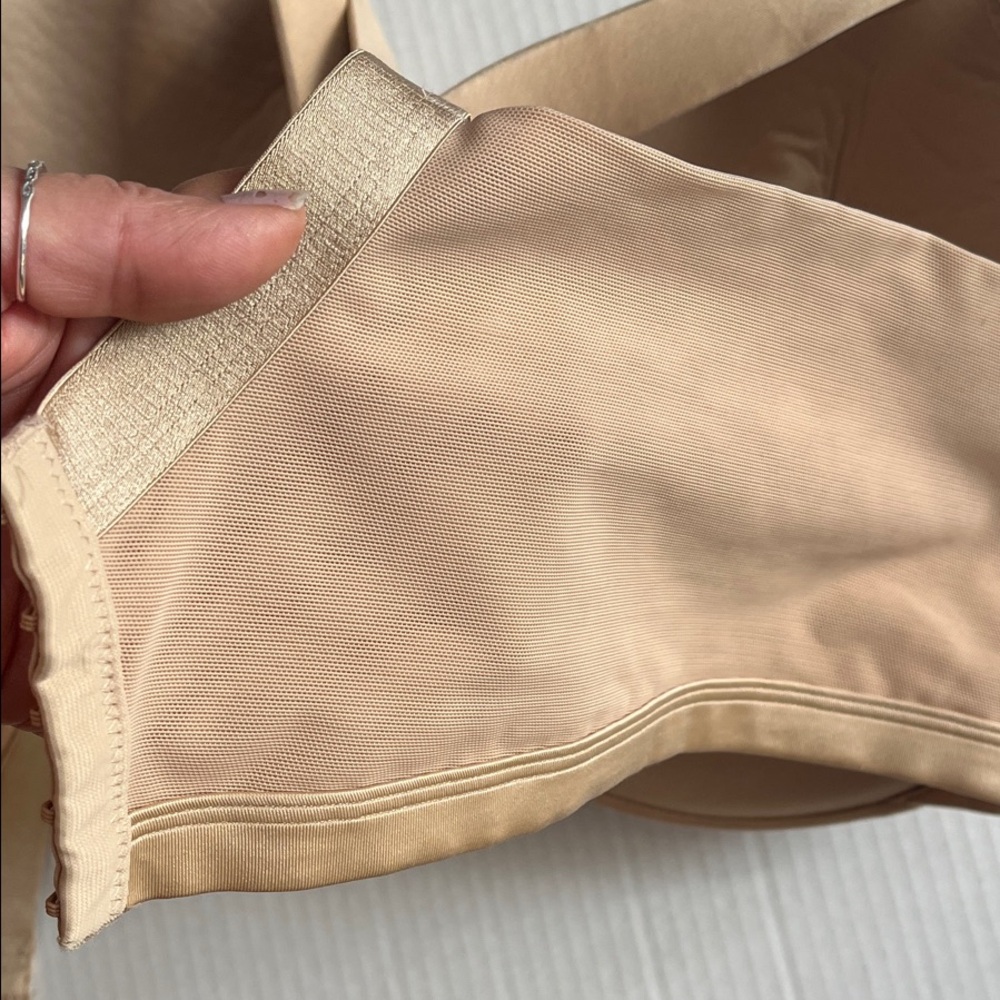 Cacique Smooth Satin Tan Bra - Picture 5 of 5